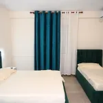 Hoxha 80 3*
