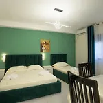 شقة فندقية Hoxha 80 3*
