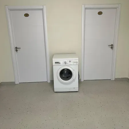 Ξενοδοχείο με διαμερίσματα Hoxha 80 3*