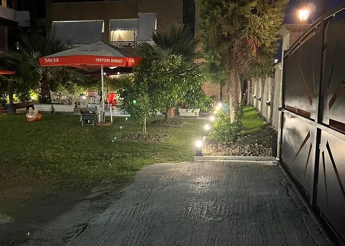 Hoxha 80 Appart hôtel