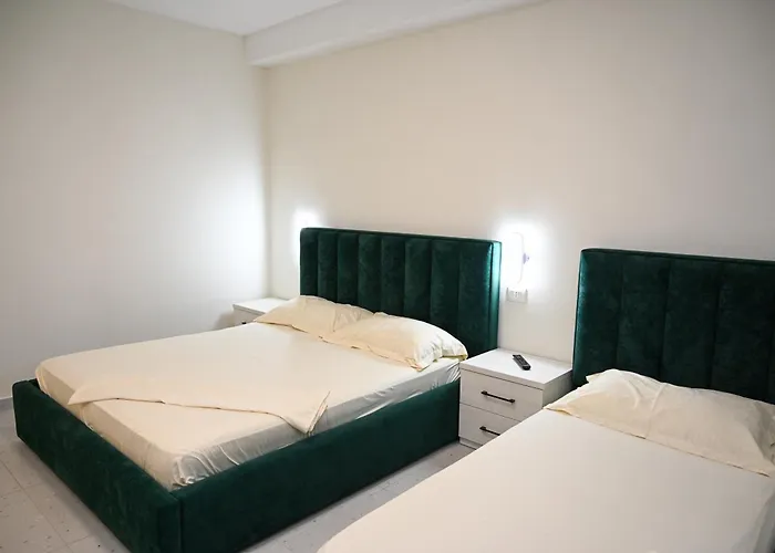 Hoxha 80 Appart hôtel