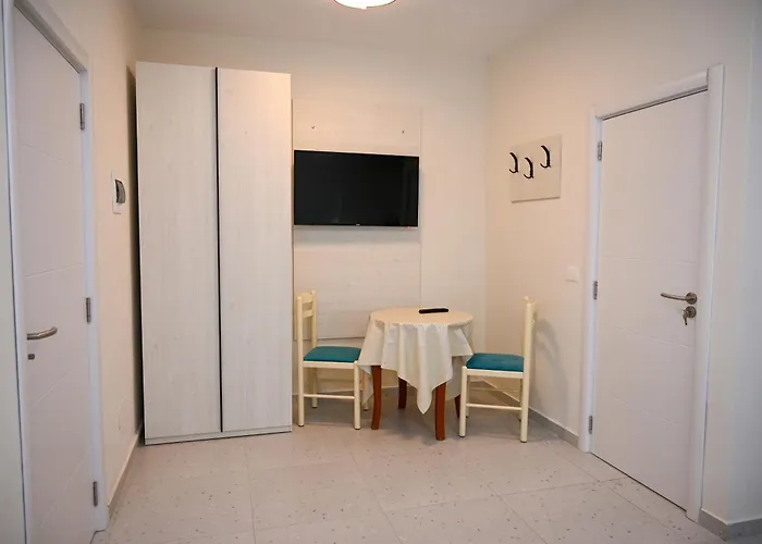 Hoxha 80 Appart hôtel 3*