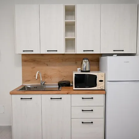 Hoxha 80 3* Дуррес