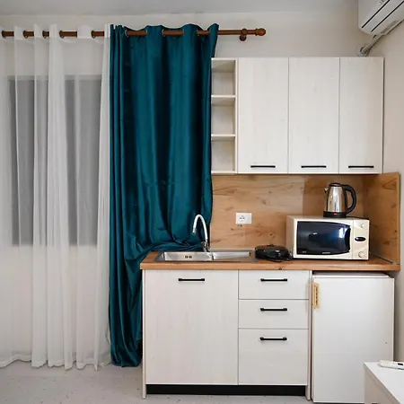 Hoxha 80 Apartmanhotel 3*