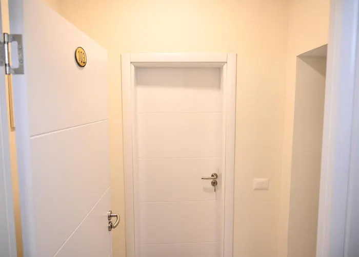 Апарт-отель Hoxha 80 3*