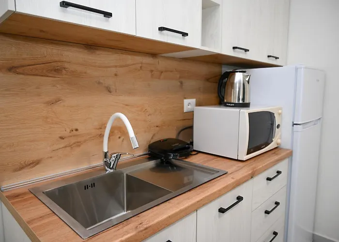 Hoxha 80 3* Дуррес