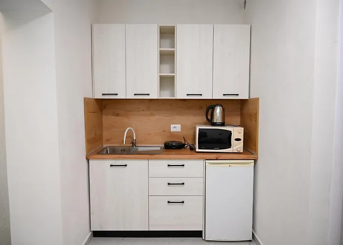 Апарт-отель Hoxha 80